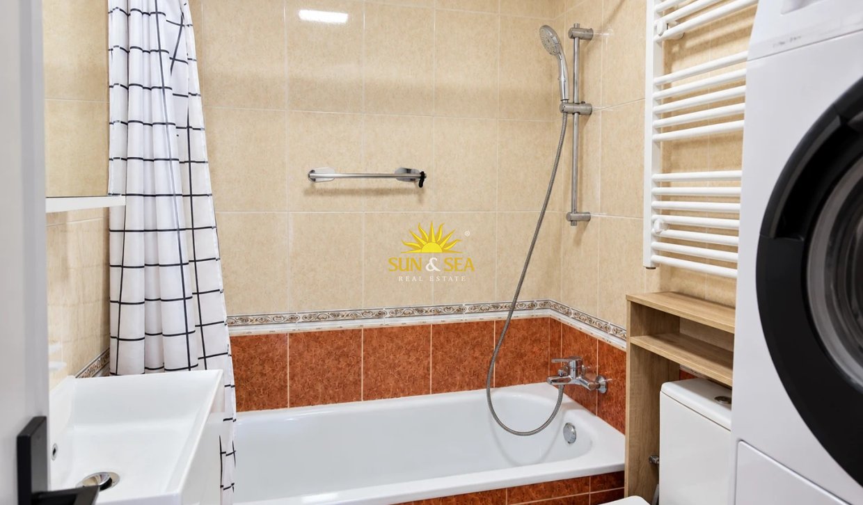 Wiederverkauf - Wohnung - Torrevieja - Centro