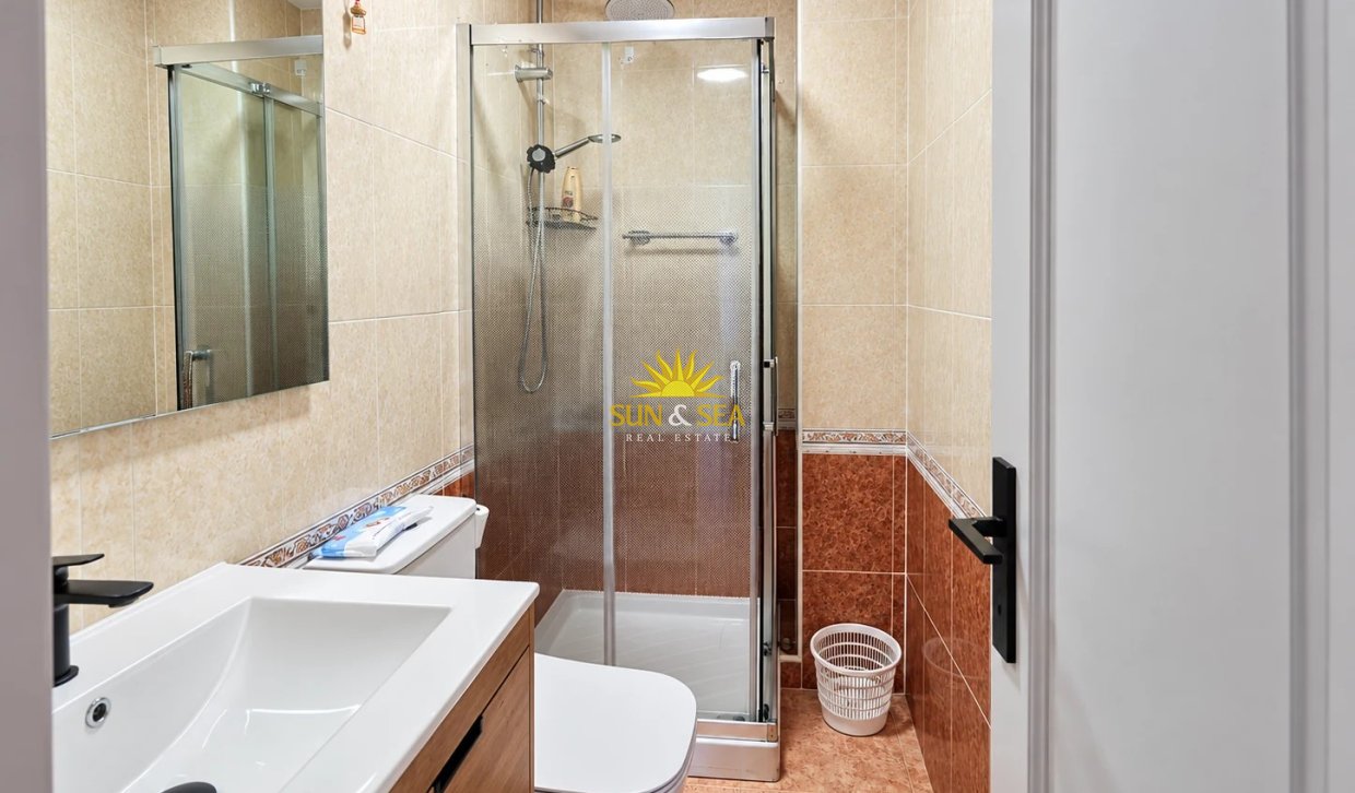 Wiederverkauf - Wohnung - Torrevieja - Centro