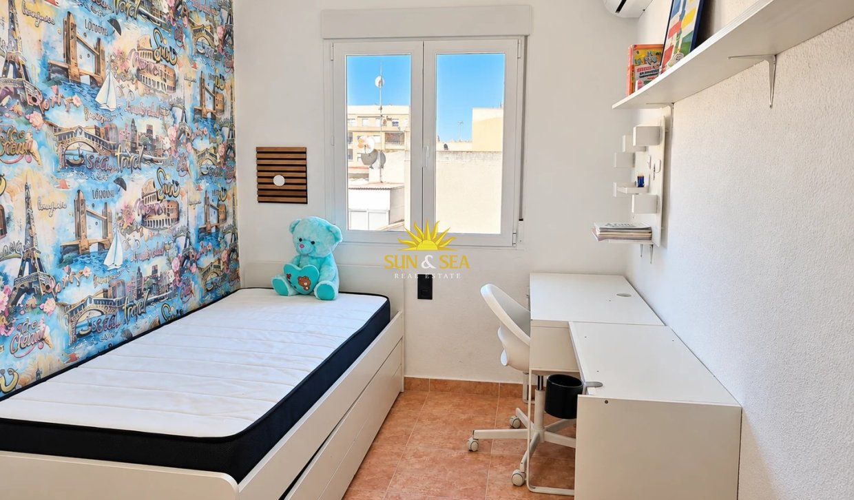 Wiederverkauf - Wohnung - Torrevieja - Centro