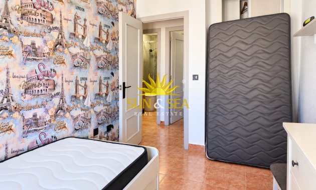 Wiederverkauf - Wohnung - Torrevieja - Centro