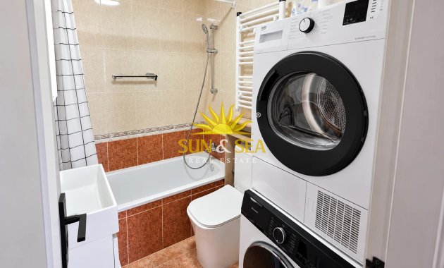 Wiederverkauf - Wohnung - Torrevieja - Centro