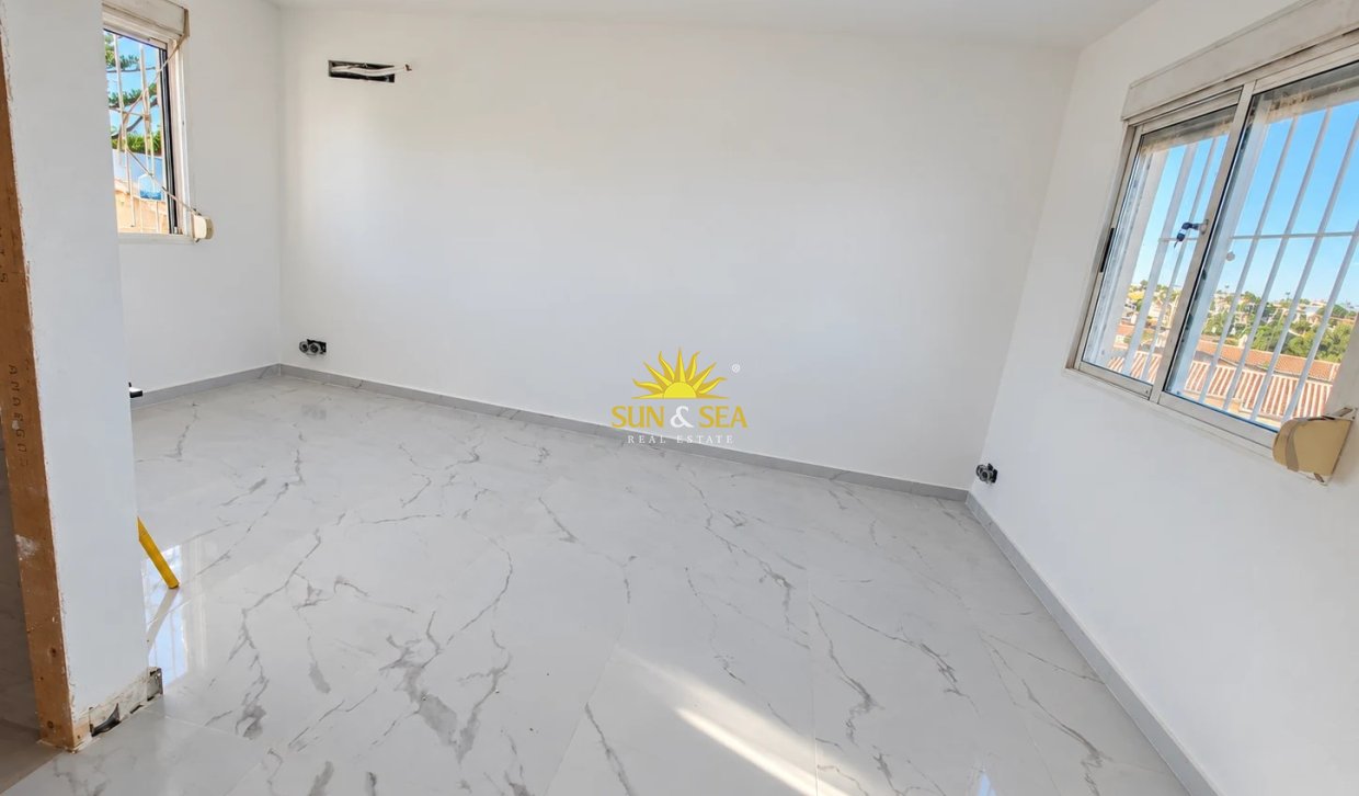 Wiederverkauf - Villa - Orihuela Costa