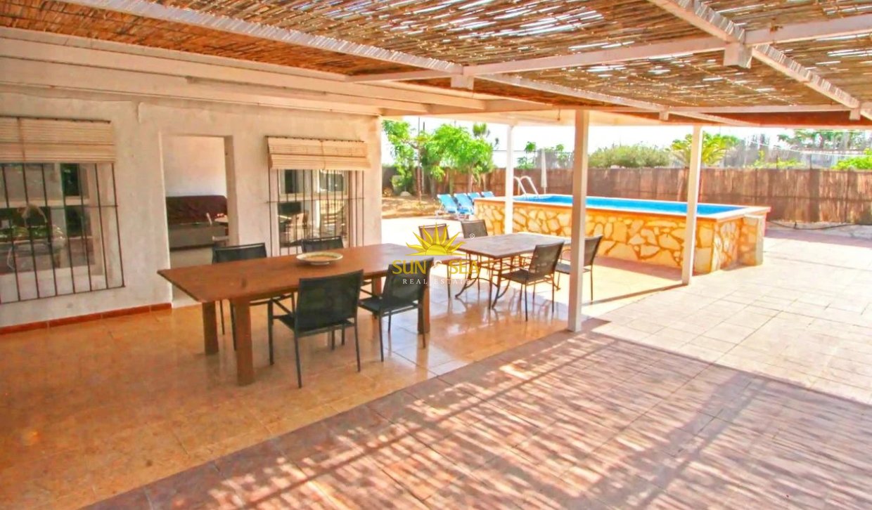 Lange Termijn Verhuur - Villa - Guardamar del Segura - 