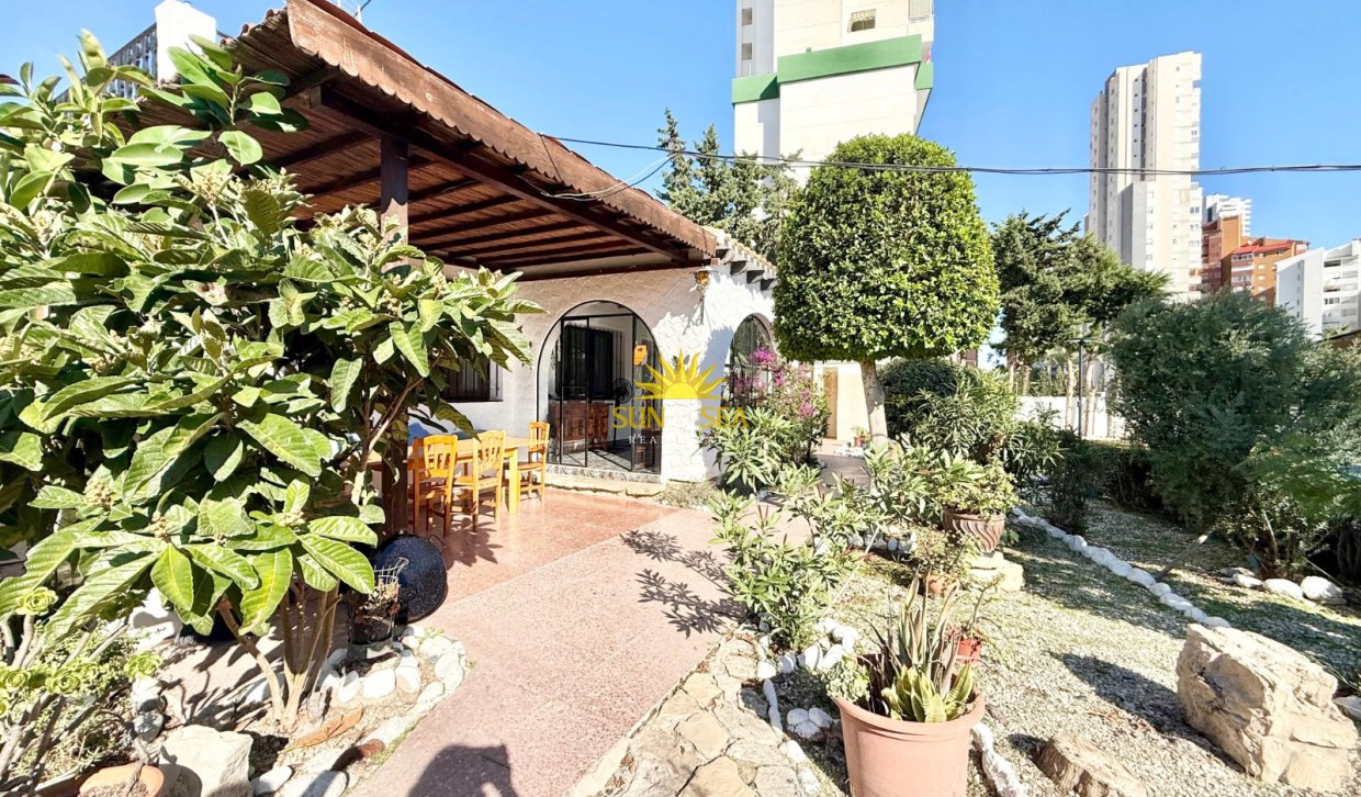 Langfristige Vermietung - Freistehende Villa - Finestrat - Cala de Finestrat