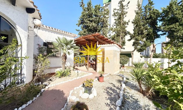 Langfristige Vermietung - Freistehende Villa - Finestrat - Cala de Finestrat