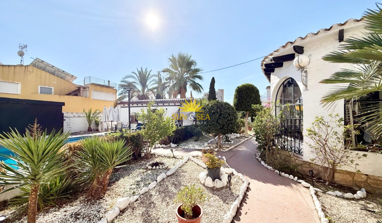 Langfristige Vermietung - Freistehende Villa - Finestrat - Cala de Finestrat