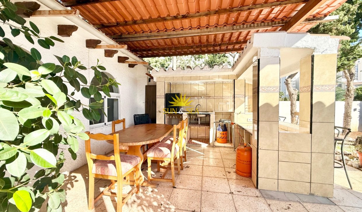 Langfristige Vermietung - Freistehende Villa - Finestrat - Cala de Finestrat
