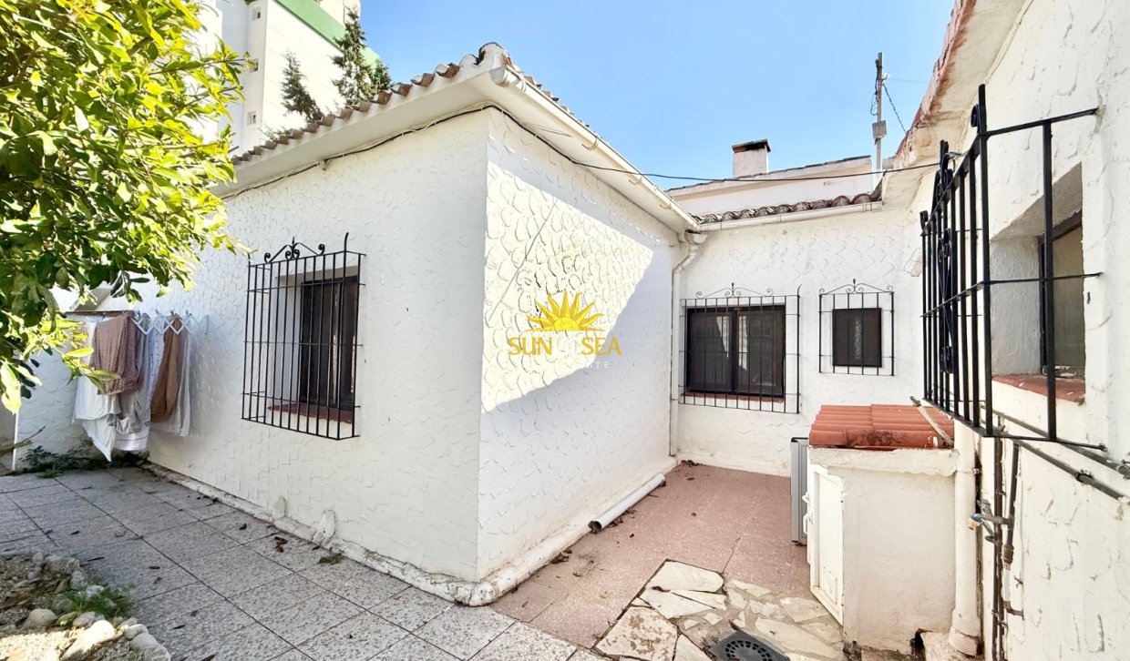 Langfristige Vermietung - Freistehende Villa - Finestrat - Cala de Finestrat