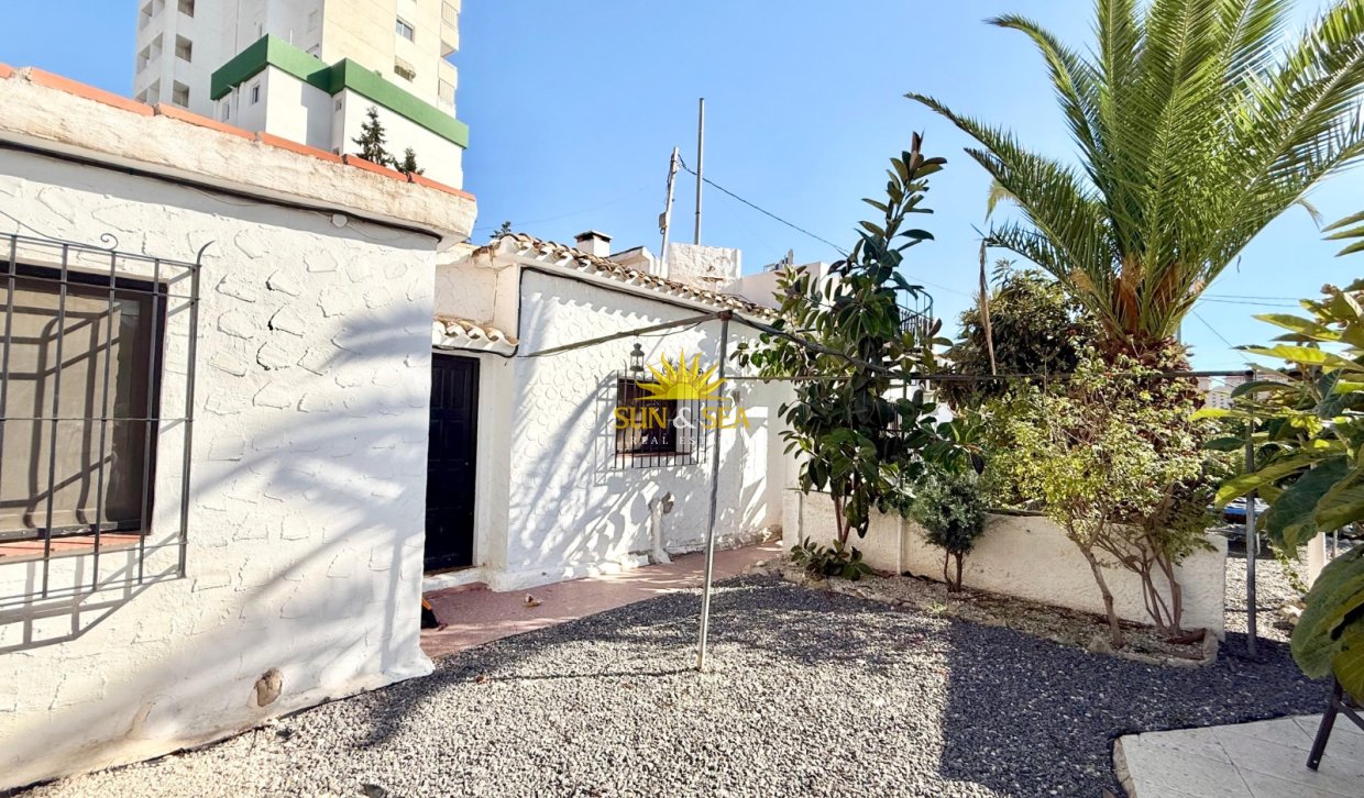 Langfristige Vermietung - Freistehende Villa - Finestrat - Cala de Finestrat