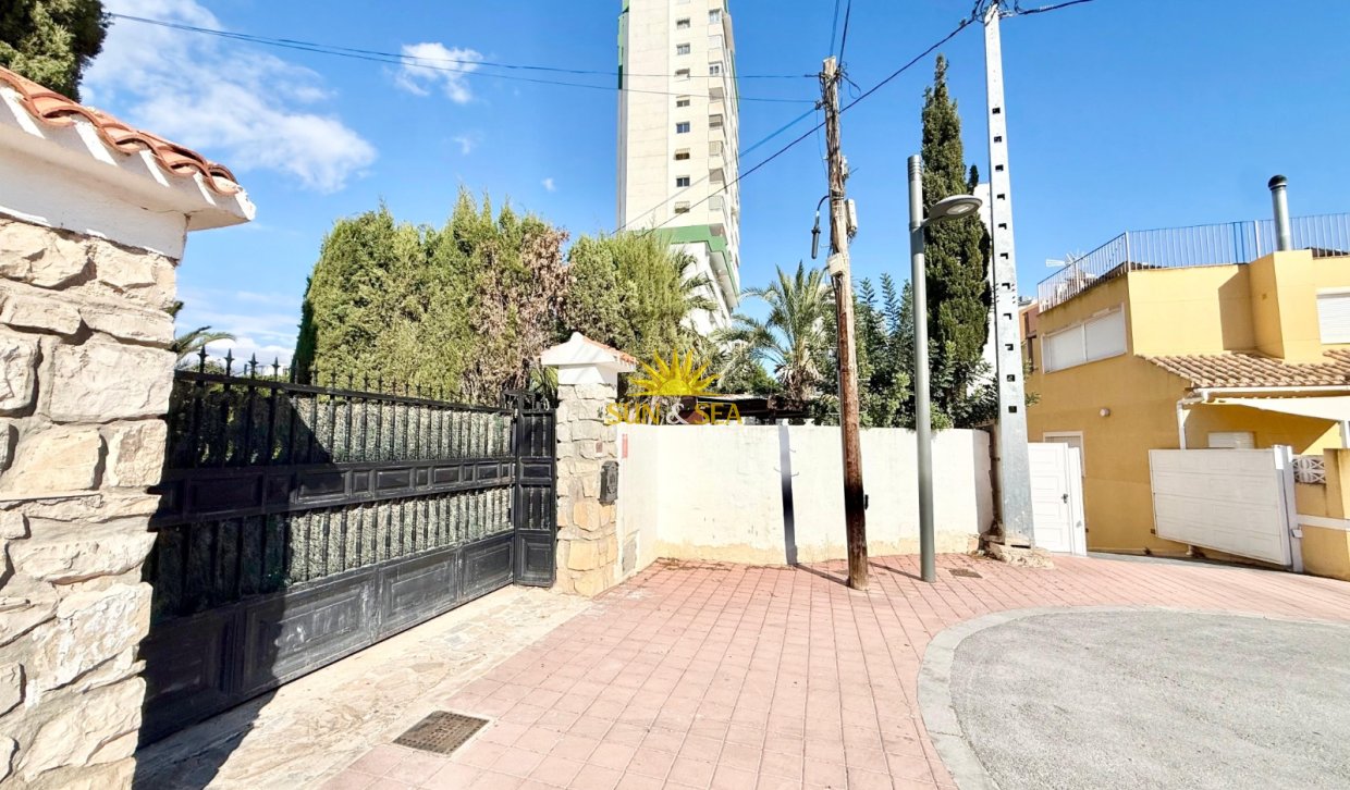 Langfristige Vermietung - Freistehende Villa - Finestrat - Cala de Finestrat