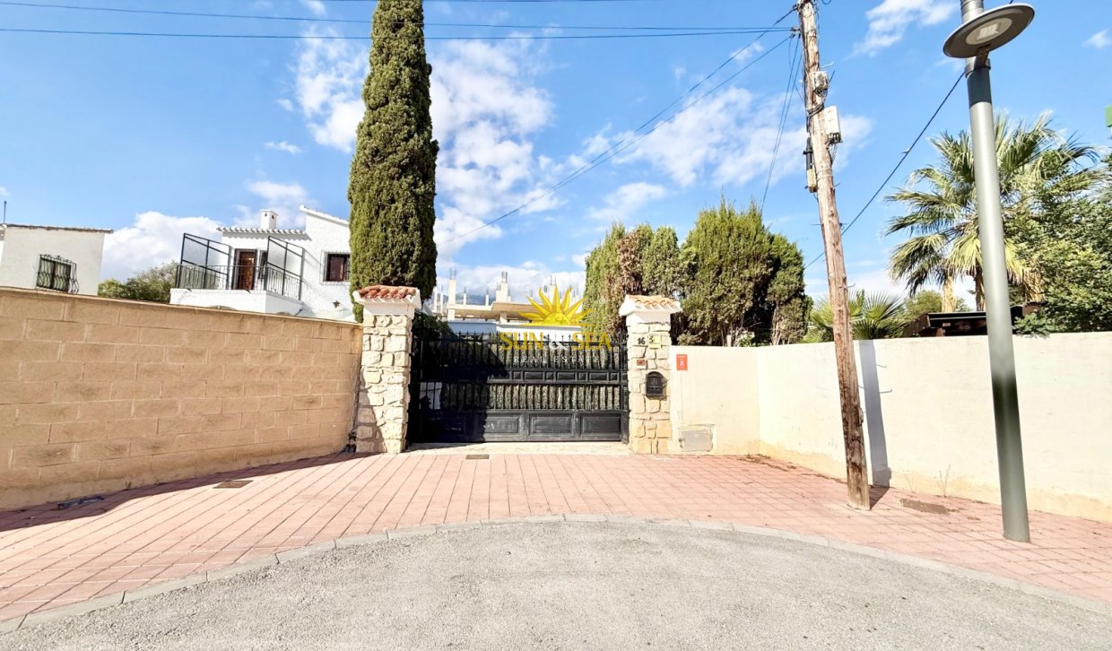 Langfristige Vermietung - Freistehende Villa - Finestrat - Cala de Finestrat
