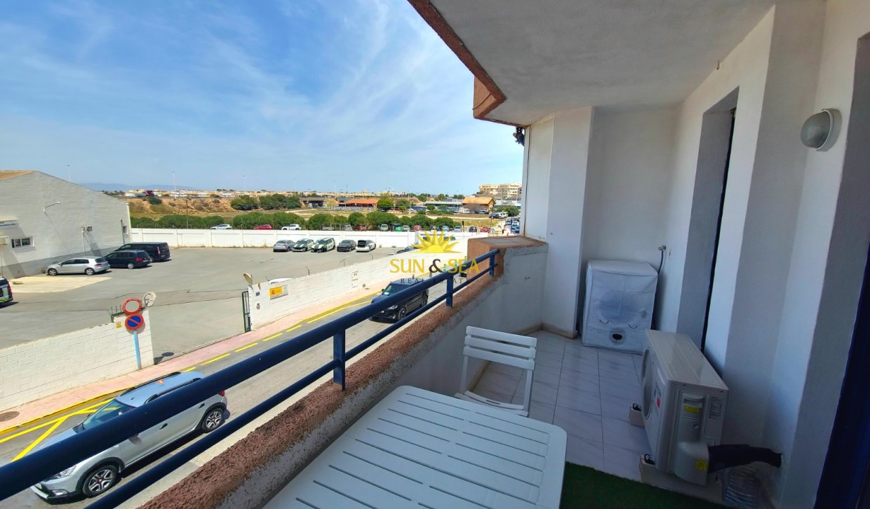 Location à long terme - Appartement - Torrevieja - El Acequión - Los Náufragos