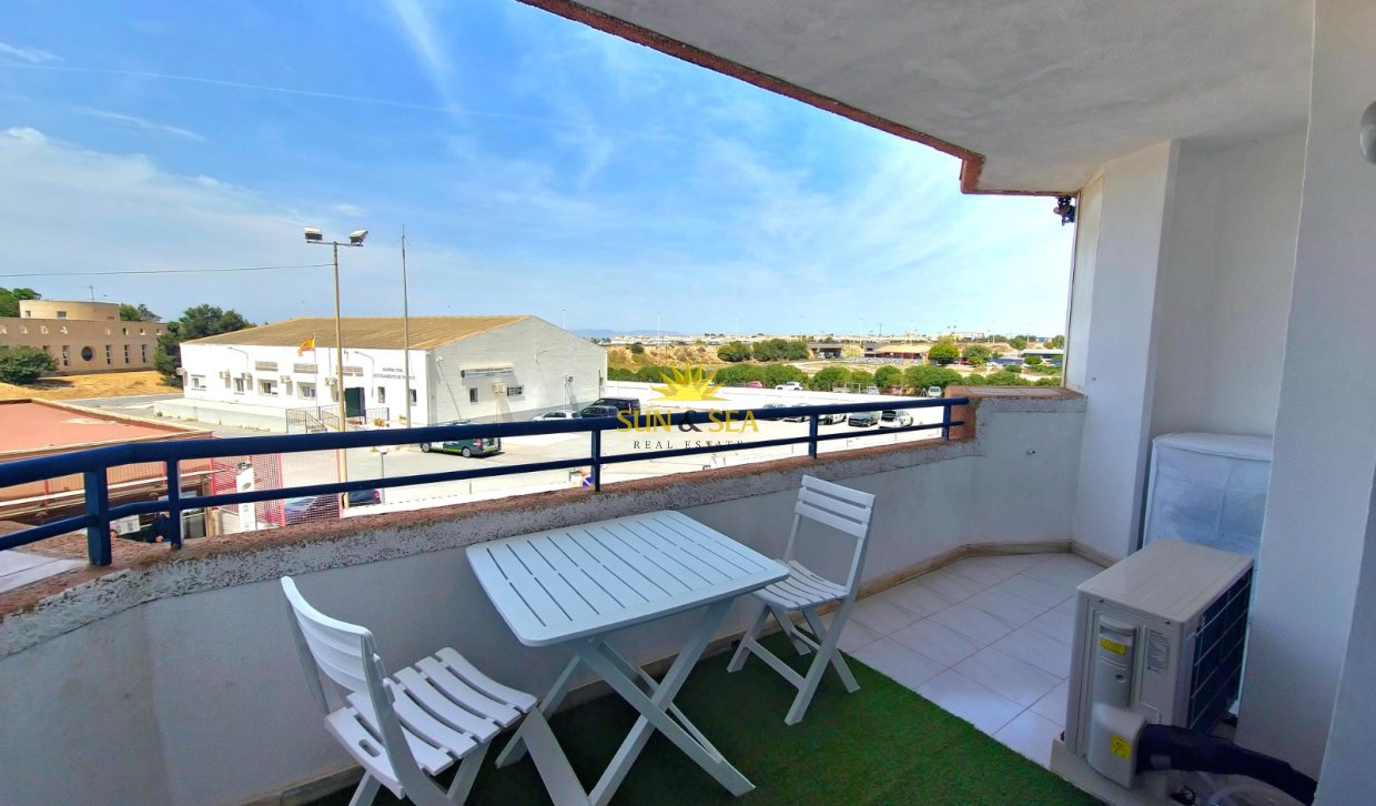 Location à long terme - Appartement - Torrevieja - El Acequión - Los Náufragos