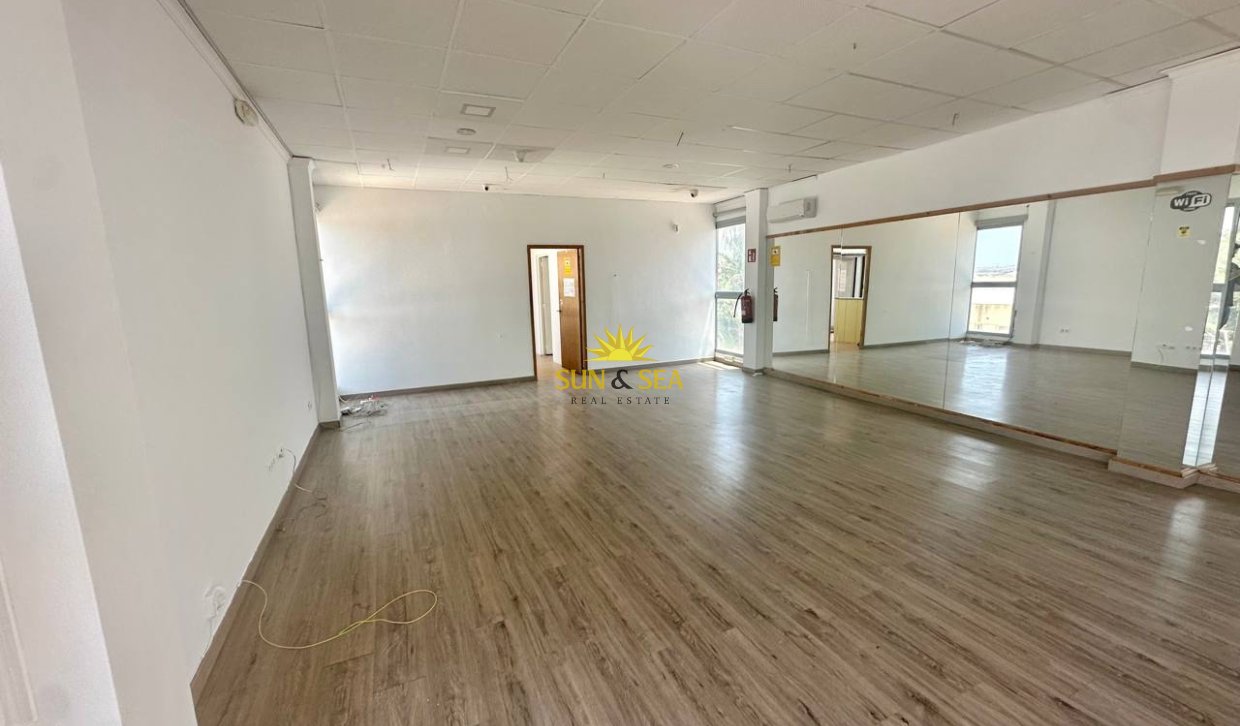 Long Term Rental - Commercial - Torrevieja - Los balcones
