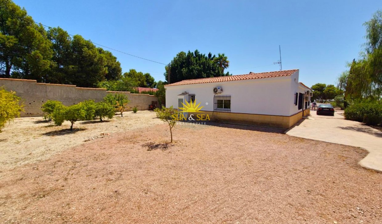 Herverkoop - Villa - Crevillente