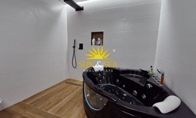 Lange Termijn Verhuur - Appartement - Montesinos