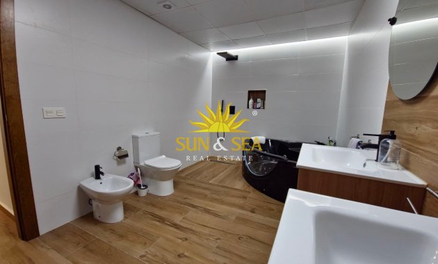 Lange Termijn Verhuur - Appartement - Montesinos