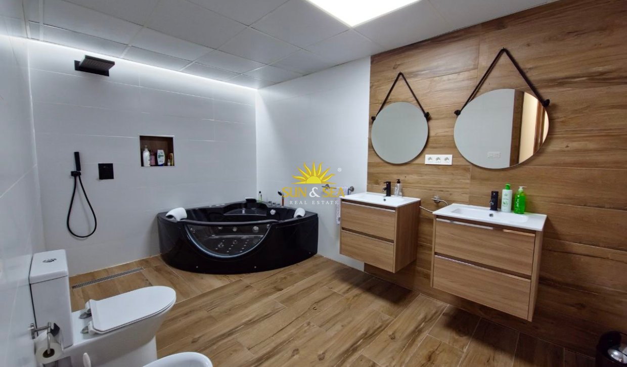 Lange Termijn Verhuur - Appartement - Montesinos