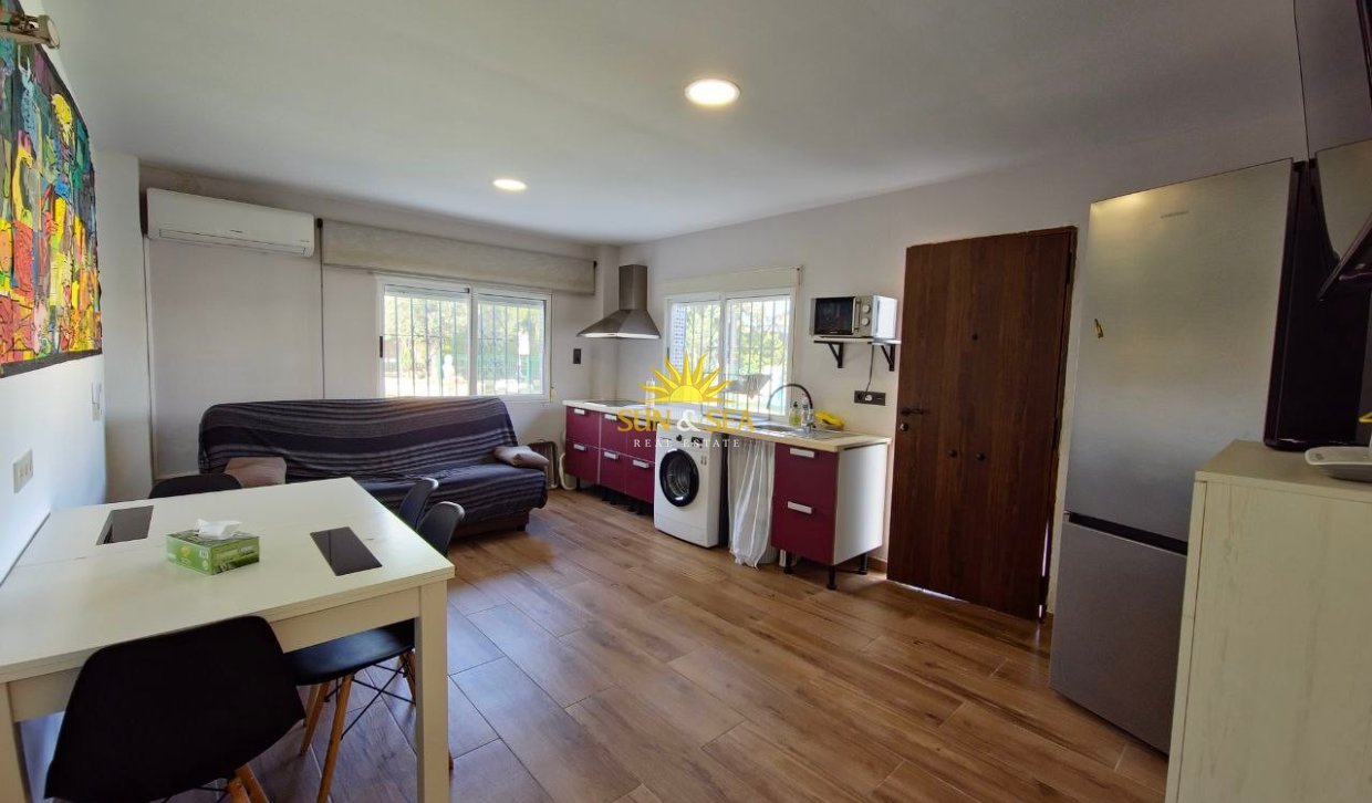 Lange Termijn Verhuur - Appartement - Montesinos
