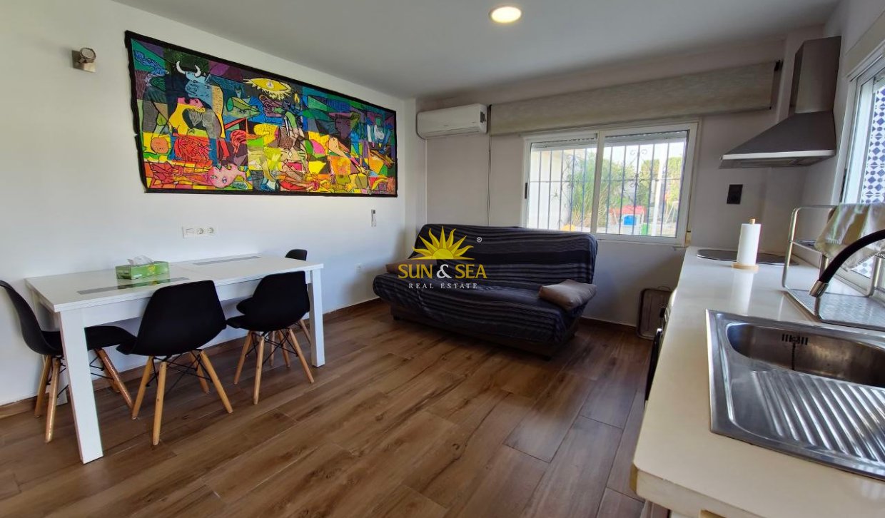 Lange Termijn Verhuur - Appartement - Montesinos