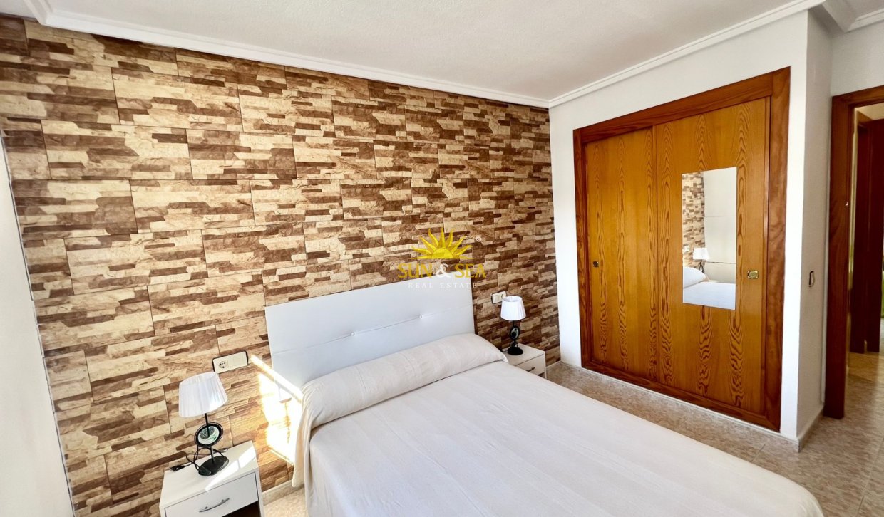 Alquiler a largo plazo - Atico - Torrevieja - Los Balcones - Los Altos del Edén