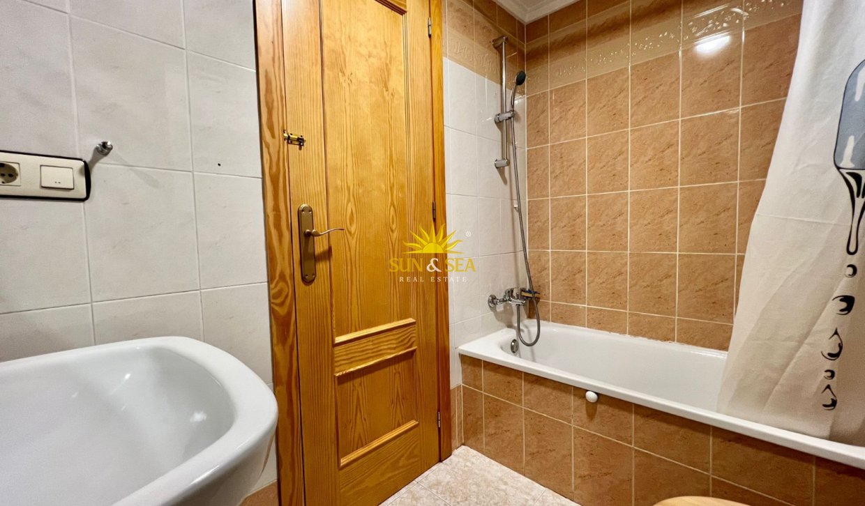 Alquiler a largo plazo - Atico - Torrevieja - Los Balcones - Los Altos del Edén