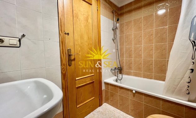 Alquiler a largo plazo - Atico - Torrevieja - Los Balcones - Los Altos del Edén