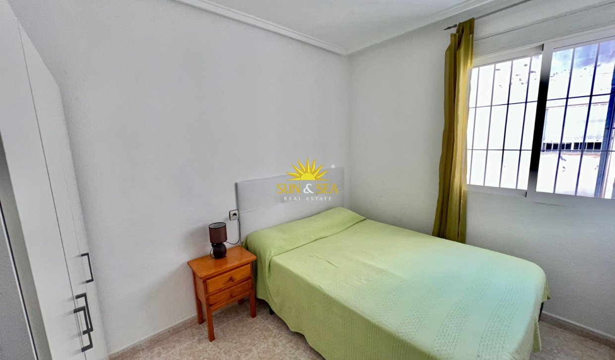 Alquiler a largo plazo - Atico - Torrevieja - Los Balcones - Los Altos del Edén