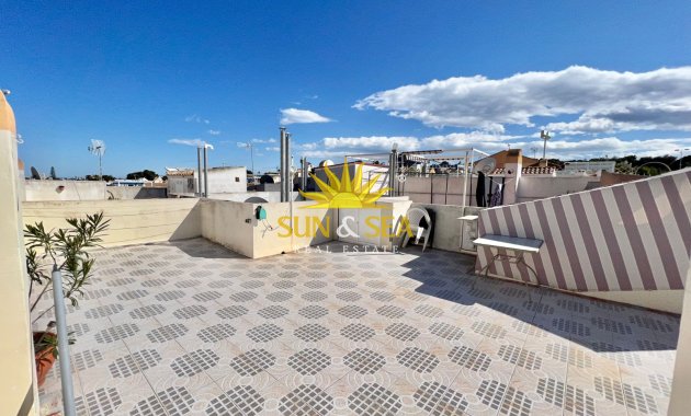 Alquiler a largo plazo - Atico - Torrevieja - Los Balcones - Los Altos del Edén