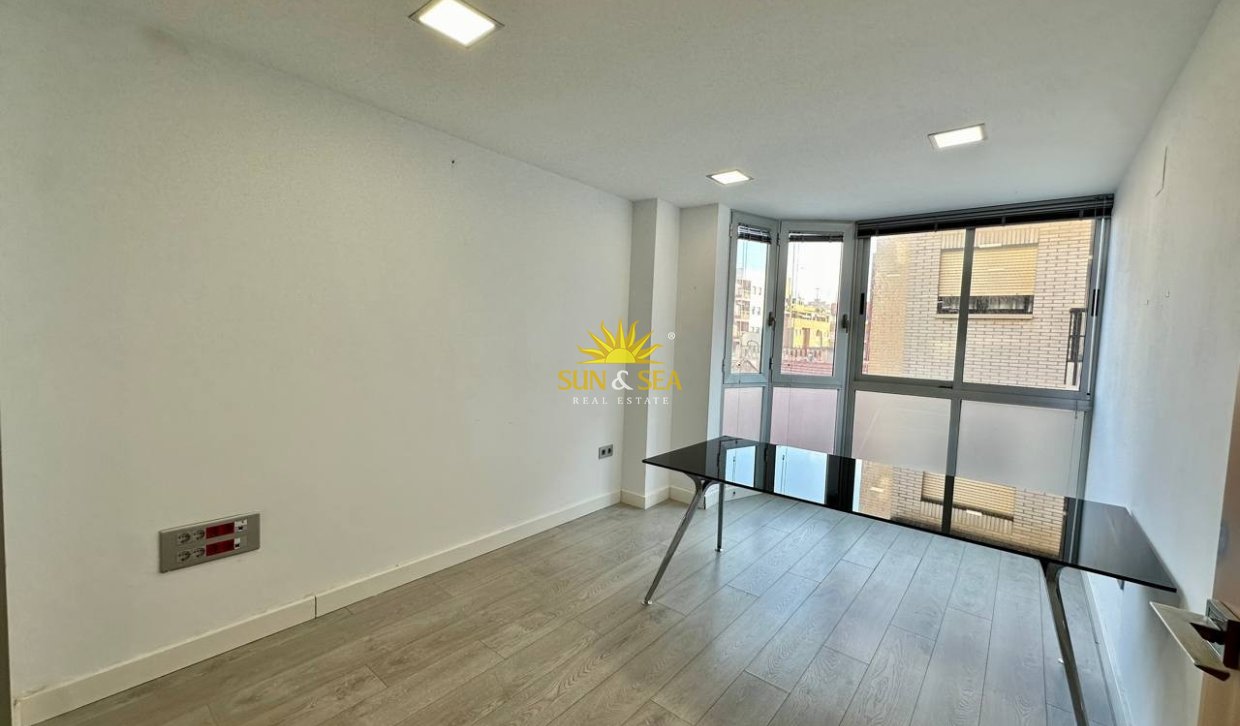 Long Term Rental - Commercial - Torrevieja - Centro
