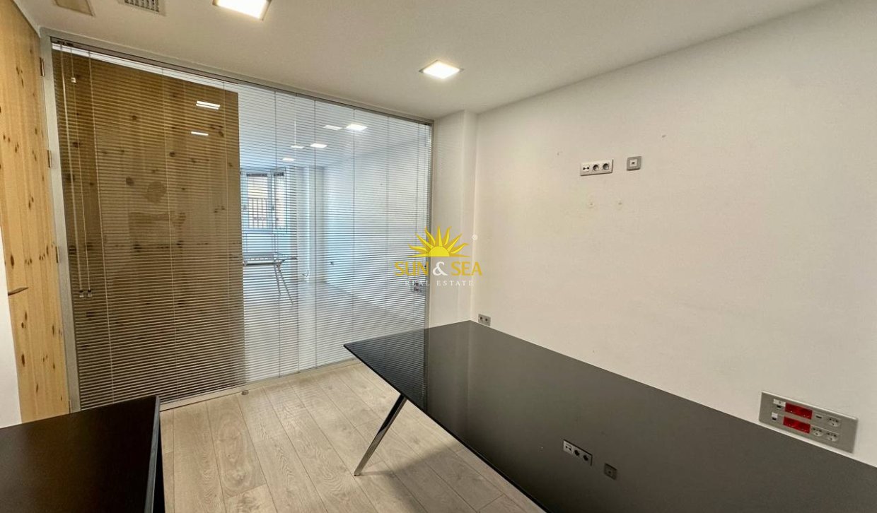 Long Term Rental - Commercial - Torrevieja - Centro