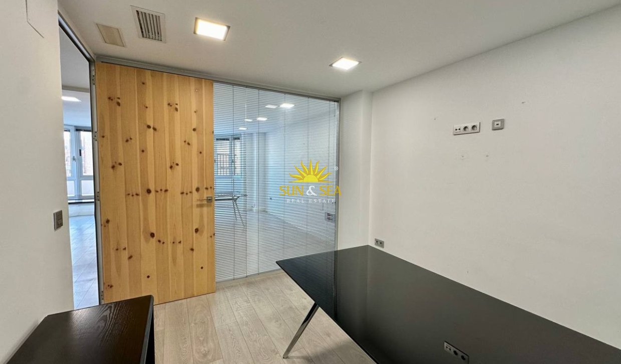 Long Term Rental - Commercial - Torrevieja - Centro