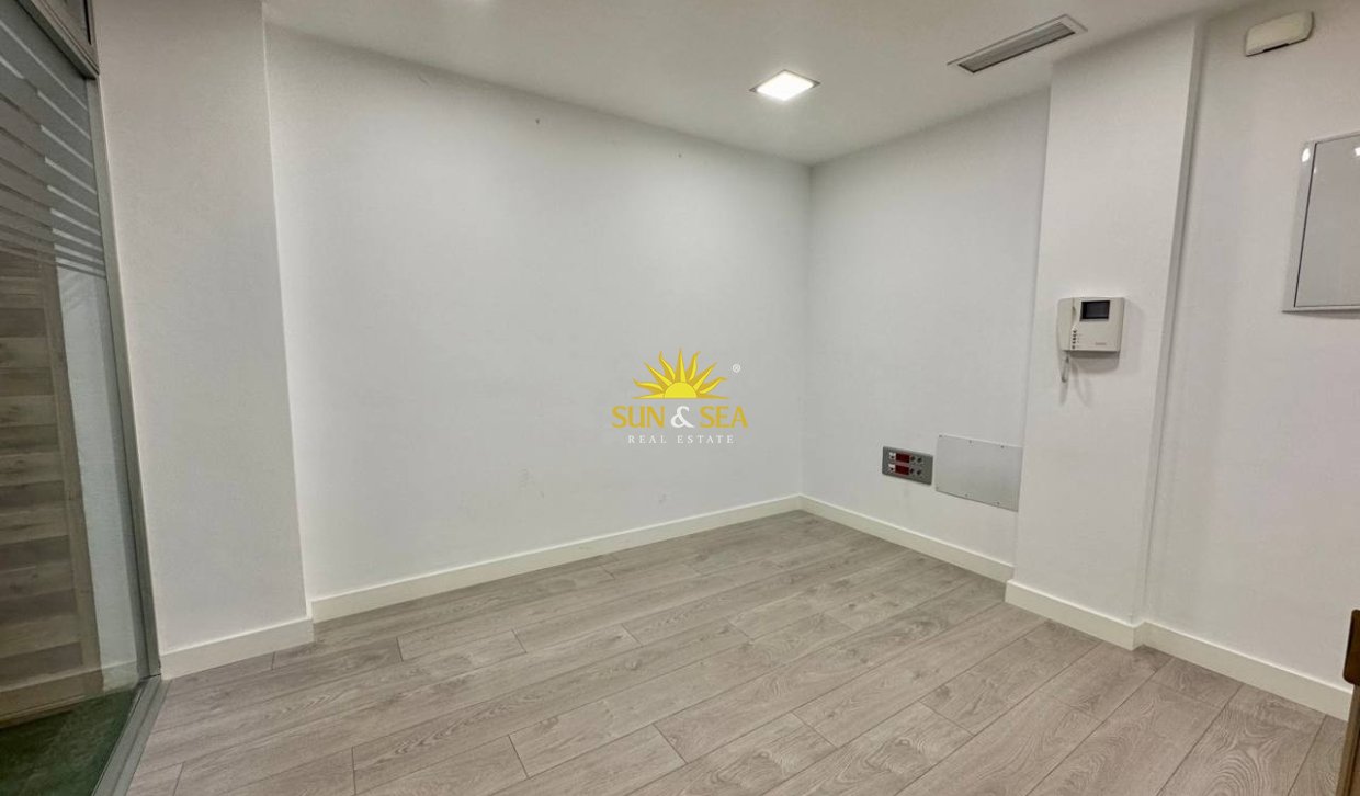 Long Term Rental - Commercial - Torrevieja - Centro