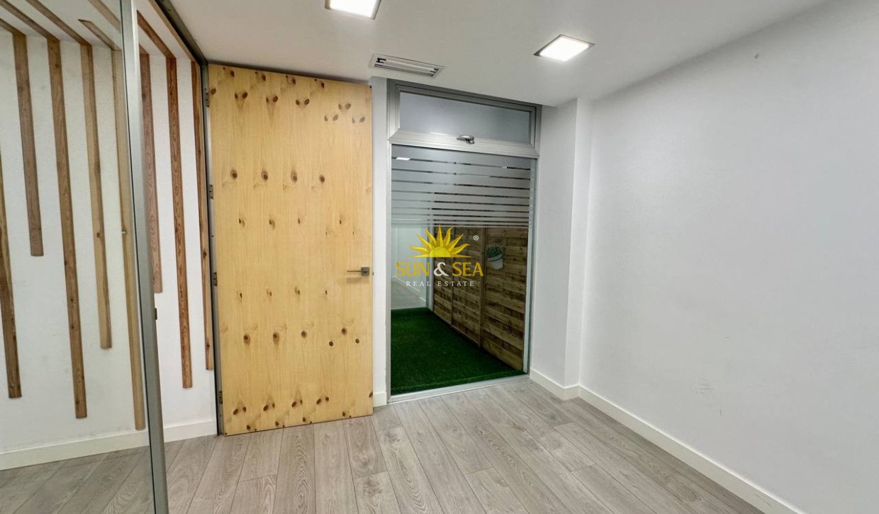 Long Term Rental - Commercial - Torrevieja - Centro