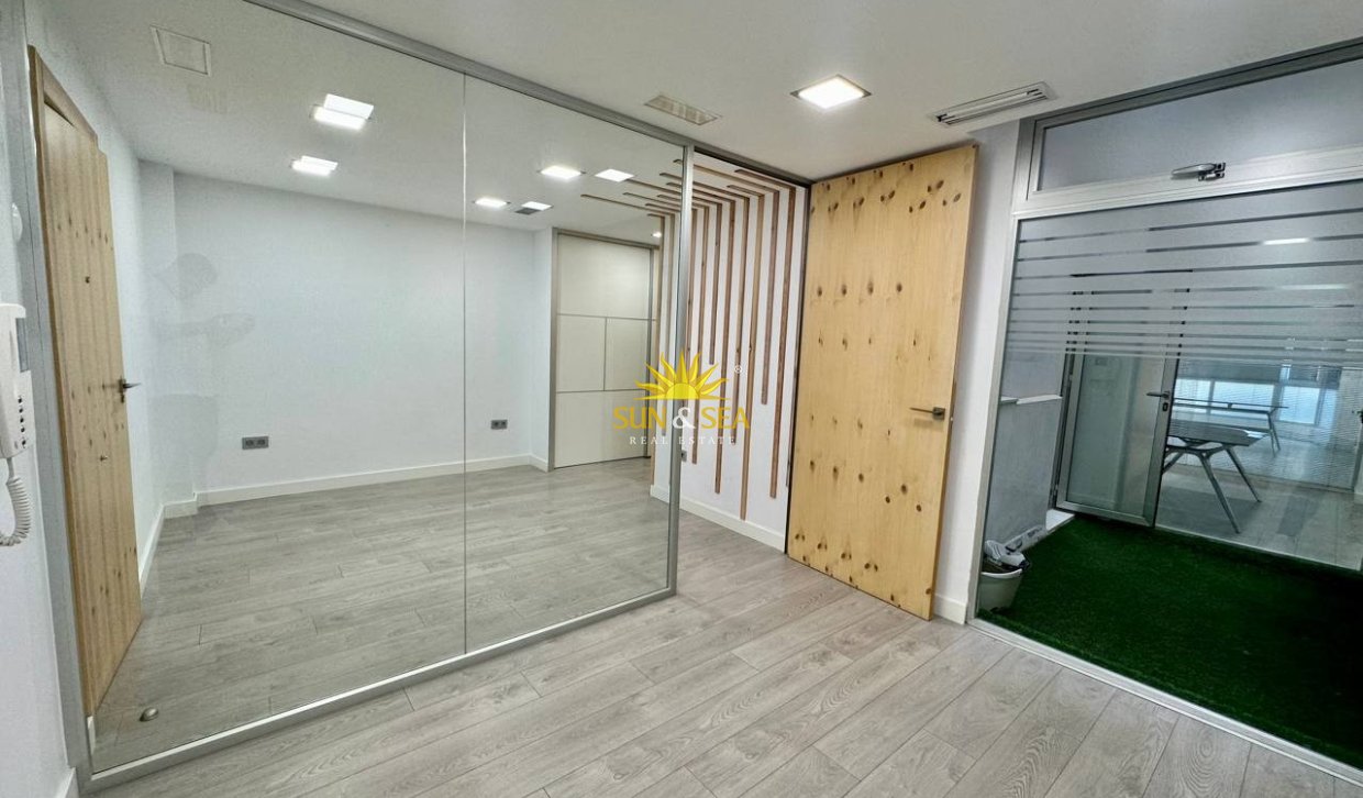 Long Term Rental - Commercial - Torrevieja - Centro