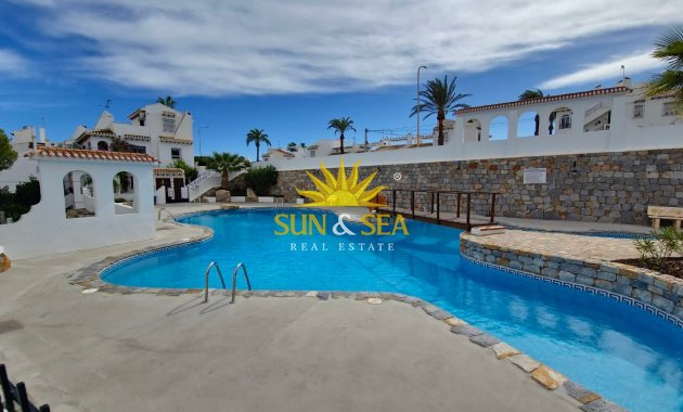 Lange Termijn Verhuur - Villa - Orihuela Costa - Villamartín