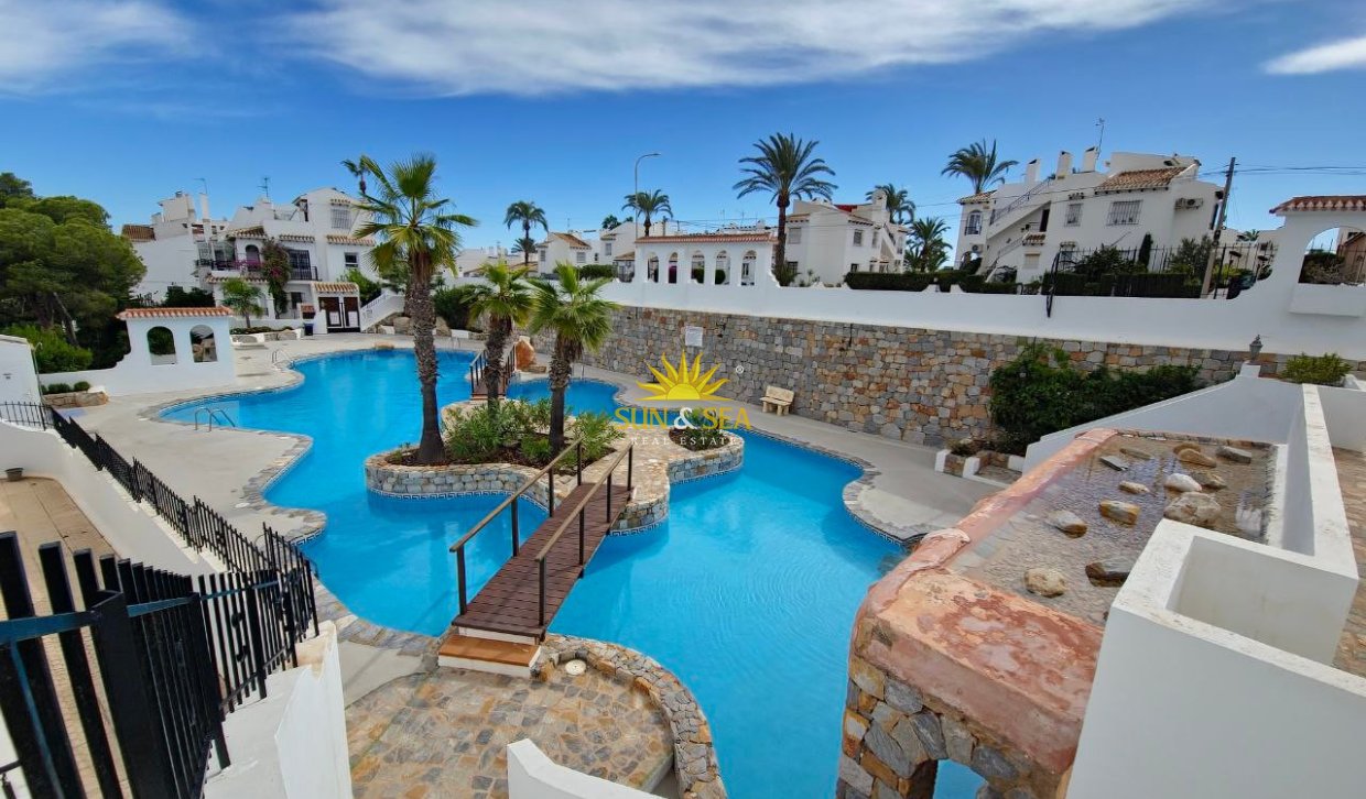 Lange Termijn Verhuur - Villa - Orihuela Costa - Villamartín