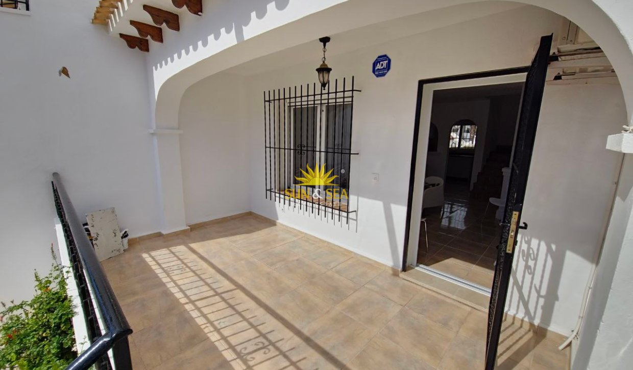 Lange Termijn Verhuur - Villa - Orihuela Costa - Villamartín