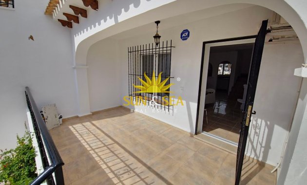 Lange Termijn Verhuur - Villa - Orihuela Costa - Villamartín