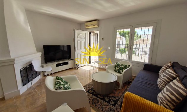 Lange Termijn Verhuur - Villa - Orihuela Costa - Villamartín