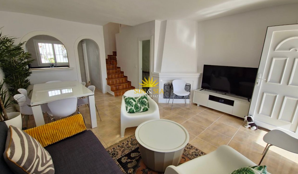 Lange Termijn Verhuur - Villa - Orihuela Costa - Villamartín