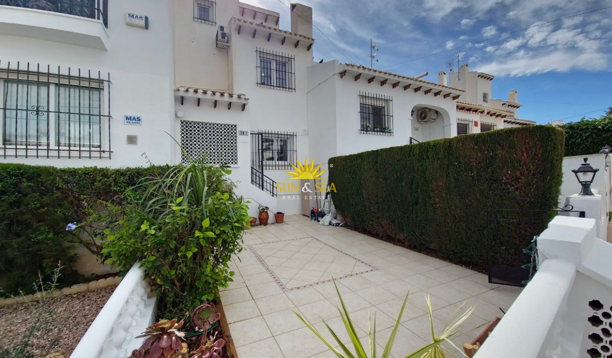 Lange Termijn Verhuur - Villa - Orihuela Costa - Villamartín