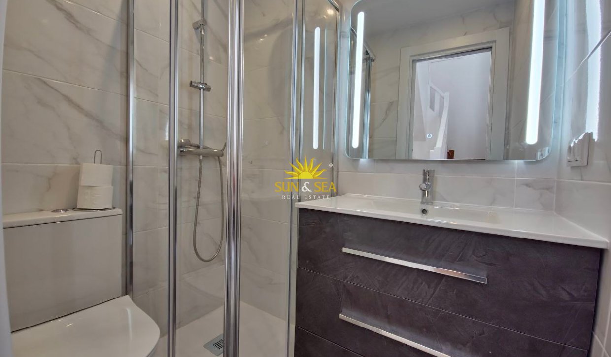 Lange Termijn Verhuur - Villa - Orihuela Costa - Villamartín