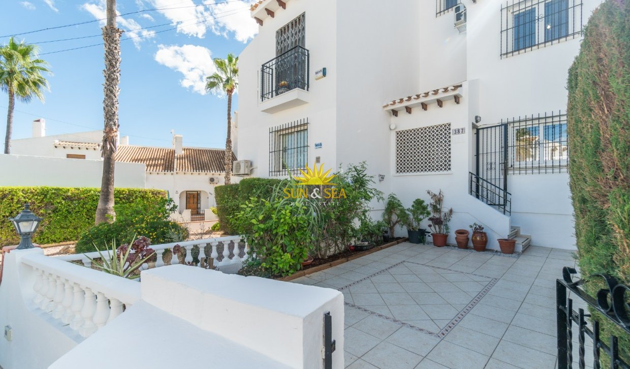 Lange Termijn Verhuur - Villa - Orihuela Costa - Villamartín