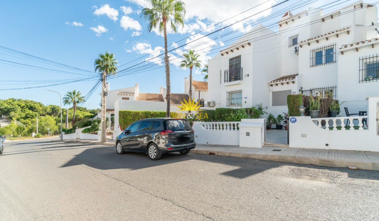 Lange Termijn Verhuur - Villa - Orihuela Costa - Villamartín