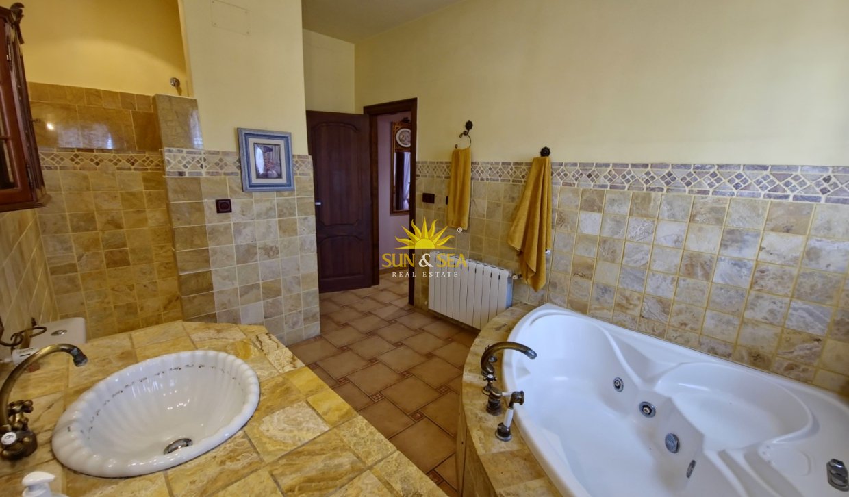 Resale - Villa - San Miguel de Salinas