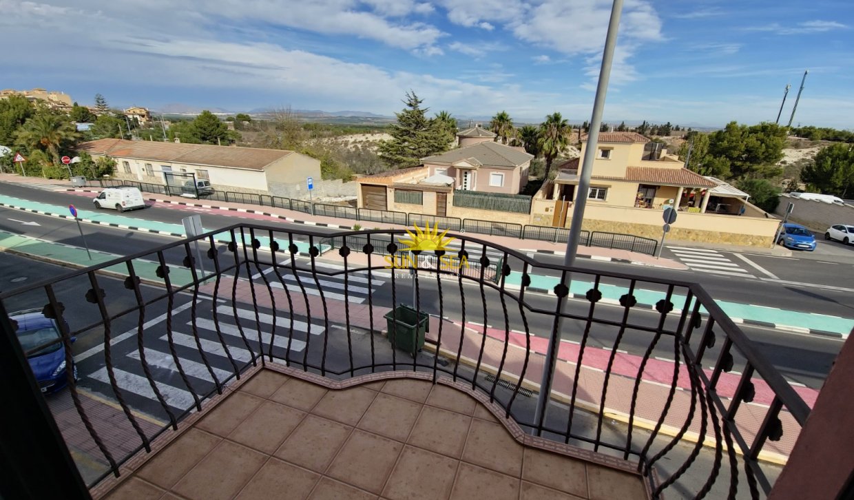 Resale - Villa - San Miguel de Salinas