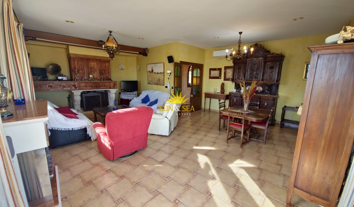 Resale - Villa - San Miguel de Salinas