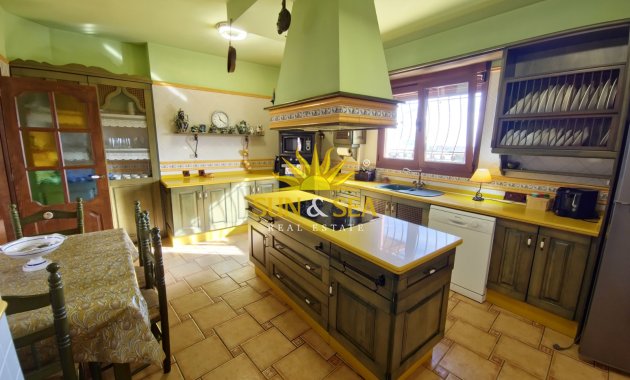 Resale - Villa - San Miguel de Salinas