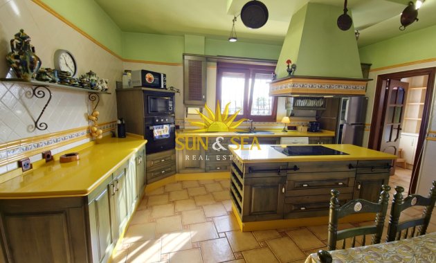 Resale - Villa - San Miguel de Salinas